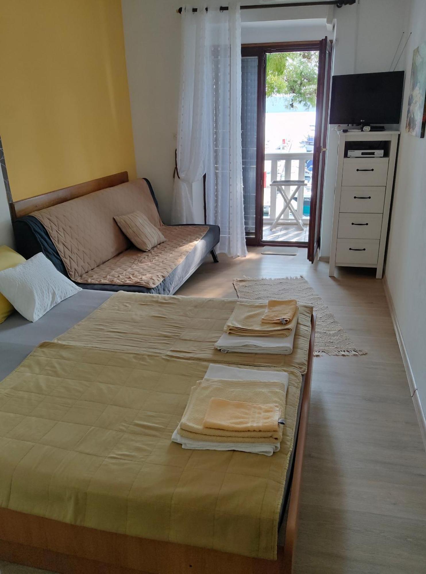 Apartmani Dea Jadranovo Exterior foto